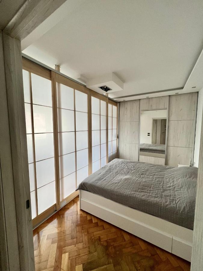 Comfortable Apartment In City Hub Belgrado Esterno foto