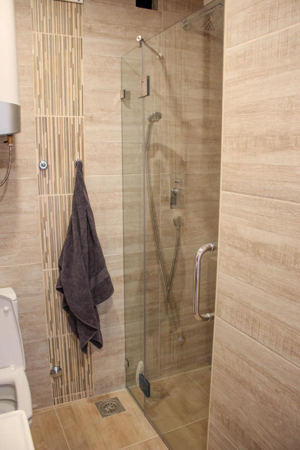 Comfortable Apartment In City Hub Belgrado Esterno foto